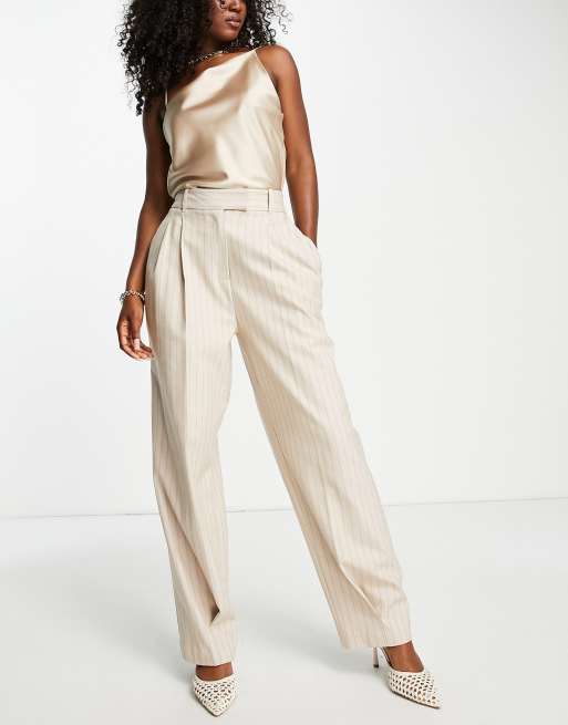 River Island - Pantalon d'ensemble plissé à rayures fines - Beige