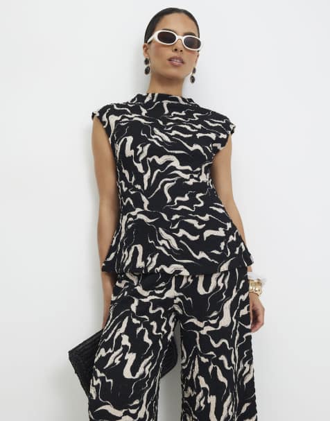 River Island Petite Abstract print top in black