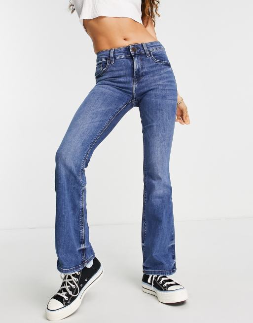 River Island Petite - Amelie - Jean évasé à taille mi-haute - Bleu moyen, 4 de 4