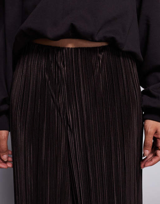 River Island Petite – Ciemnobrązowe plisowane spodnie z szerokimi nogawkami, 4 z 5
