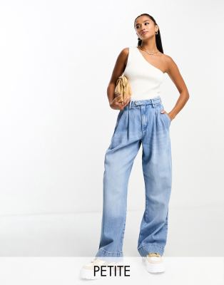 River Island Petite - Elegante Dad-Jeans in hellblauer Waschung mit weitem Schnitt