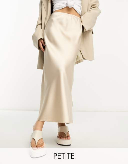 River Island Petite - Gonna lunga in raso color pietra con taglio asimmetrico