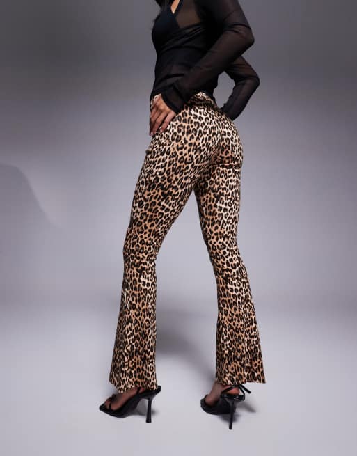 River Island Petite - Leggings a zampa con stampa leopardata, 3 di 5