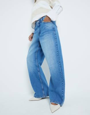 River Island Petite - Lockere Jeans in Mittelblau mit geradem Bein