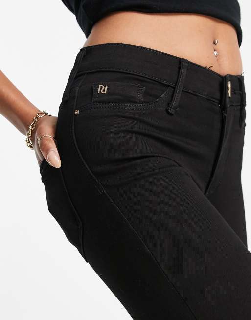 River Island Petite mid rise skinny jeans in black, 3 of 4