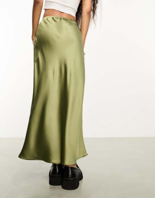 River Island Petite - Olivengrøn maxinederdel med skråsnit i satin, 4 af 4