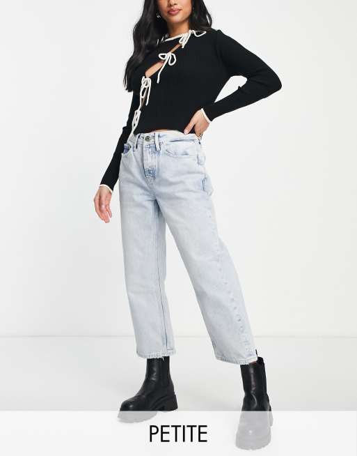 River Island Petite - Rechte jeans met onafgewerkte zoom in lichtblauw