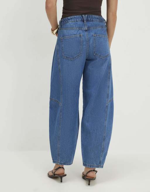 River Island Petite Soft barrel leg jeans in medium blue, 3 of 4