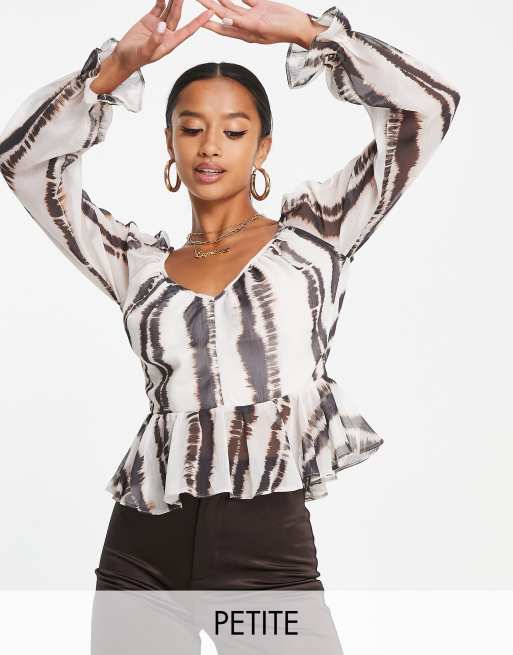 River Island Petite - Top en mousseline à ourlet à basque - Marron