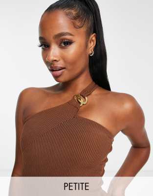 River Island Petite - Top marrone con fibbia e spallina asimmetrica