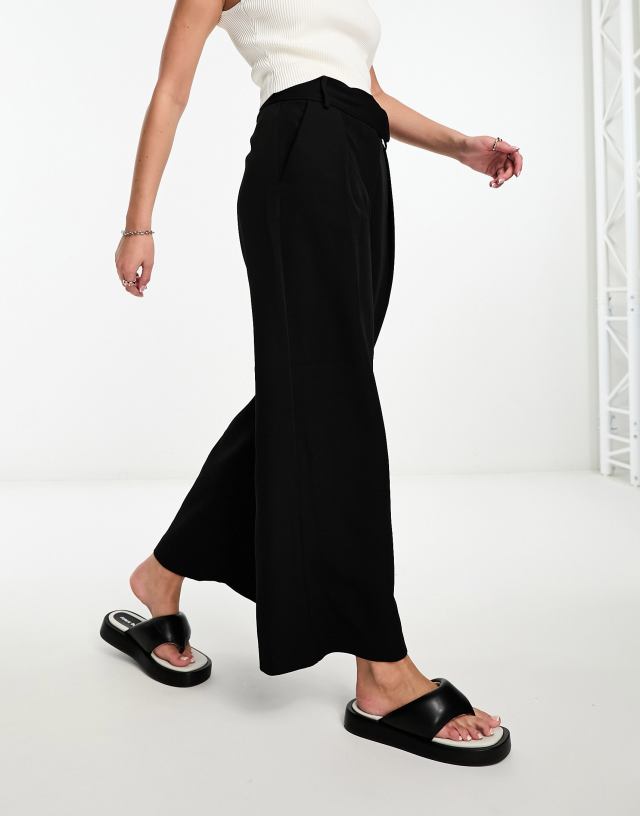 River Island Petite - wide leg dad trouser in black