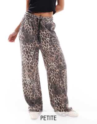 River Island Petite River Island Petite wide leg jogger in leopard print-Brown