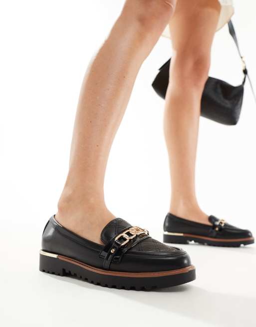 River Island – Pikowane czarne loafersy z łańcuszkiem
