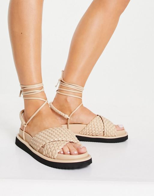 River Island - Platte sandalen met geweven bandjes in beige