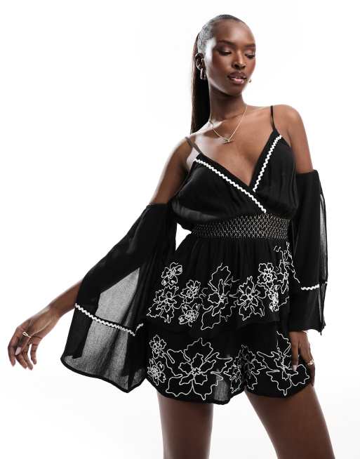 River Island - Playsuit met versiering en uitlopende mouwen in zwart