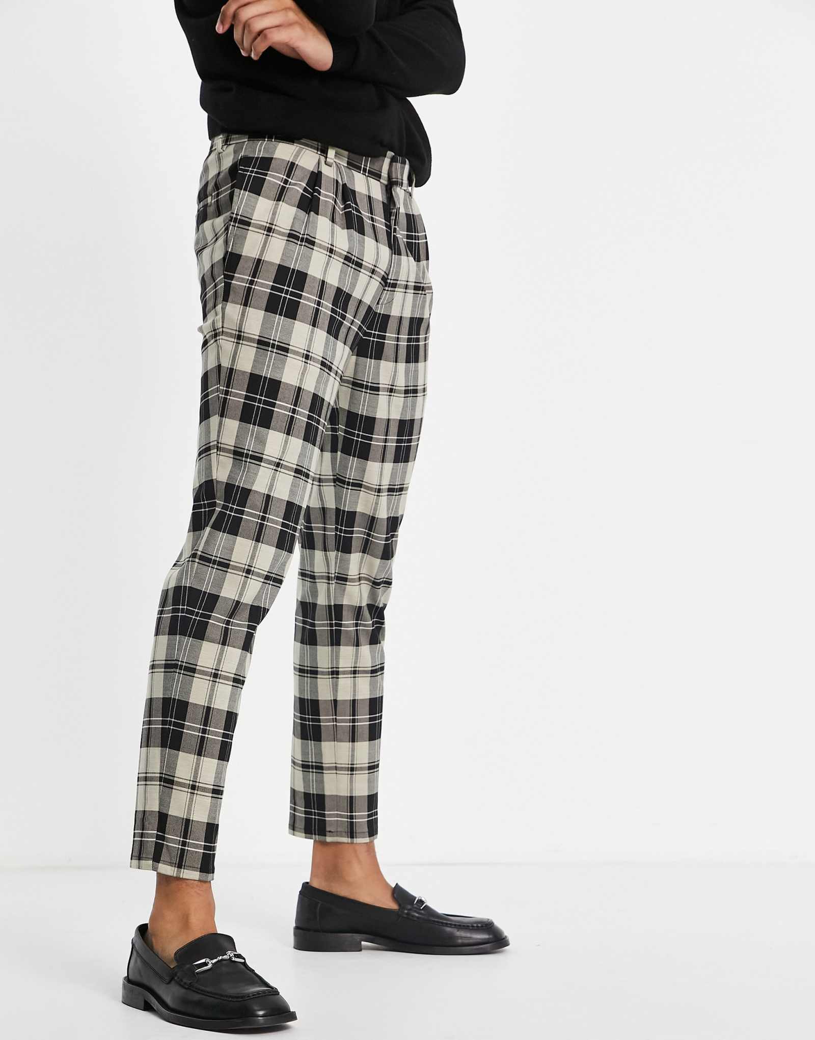 Брюки в клетку с плиссировкой River Island цвета экрю