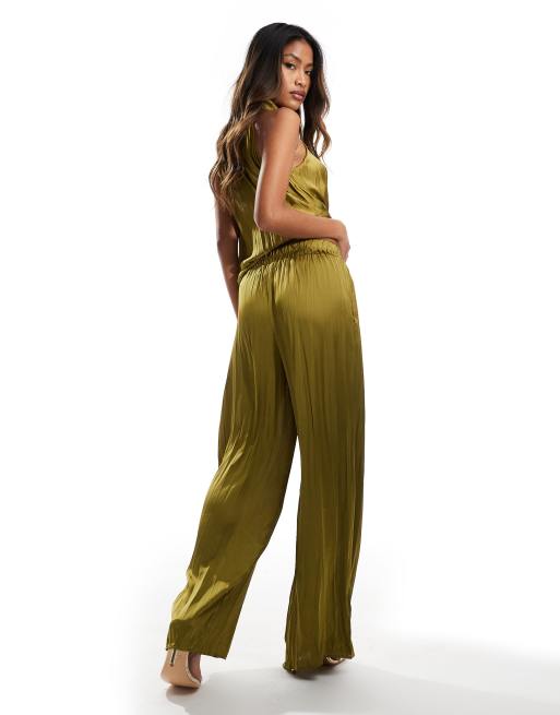 River Island - Plissé broek van co-ord set van satijn met wijde pijpen in kaki, 5 van 5