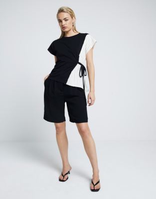 River Island Plisse hybrid belted top in black