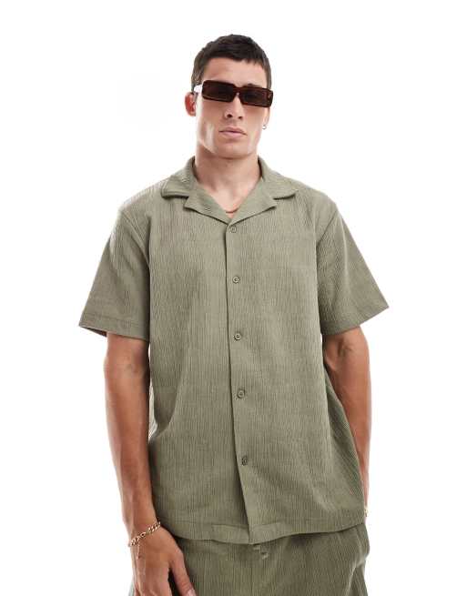 River Island – Plissee-Hemd in Hellkhaki mit Reverskragen, Kombiteil