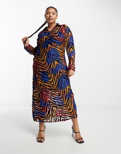 River Island Plus – Buntes Maxi-Hemdblusenkleid aus Ausbrennerstoff
