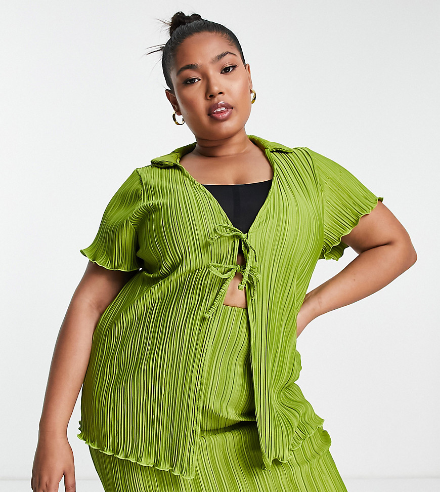 Plus-size T-shirt by River Island Part of a co-ord set Skirt sold separately Spread collar Short sleeves Tie front Regular fit
