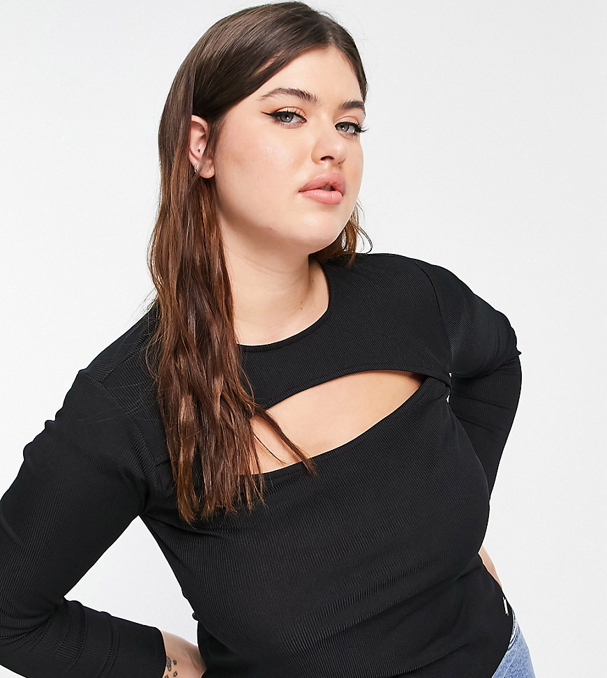 Plus-size top by River Island File under: staples Crew neck Cut-out detail Long sleeves Regular fit