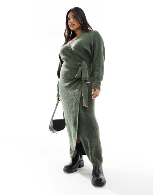 River Island Plus - Gebreide midi jurk met overslag en riem in kaki