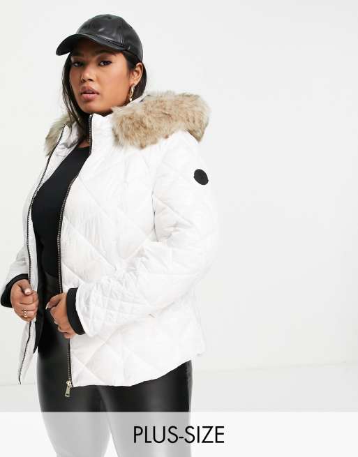 River Island Plus - Gewatteerd jack met capuchon net imitatiebont in wit