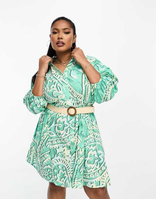 River Island Plus – Hemdblusenkleid in Grün mit Paisleymuster und Bindegürtel
