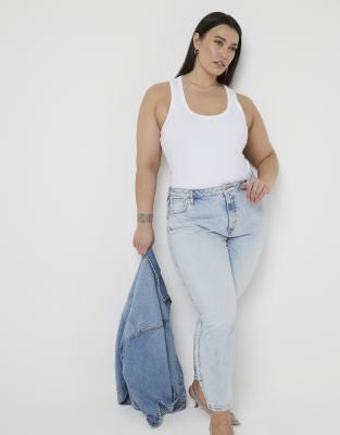 River Island Plus - Jeans in Hellblau mit geradem Schnitt