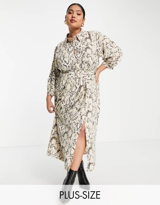 River Island Plus – Kremowa sukienka koszulowa midi z paskiem w wężowy wzór