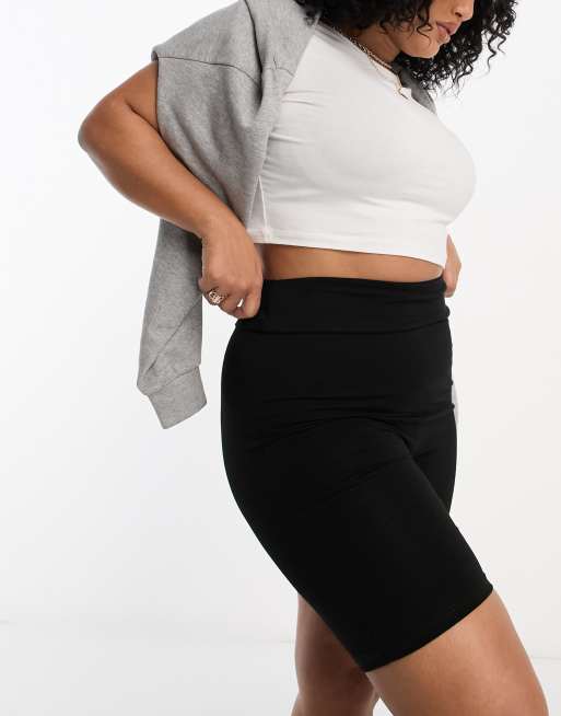 River Island Plus – Legging-Shorts mit hoher Taille in Schwarz
