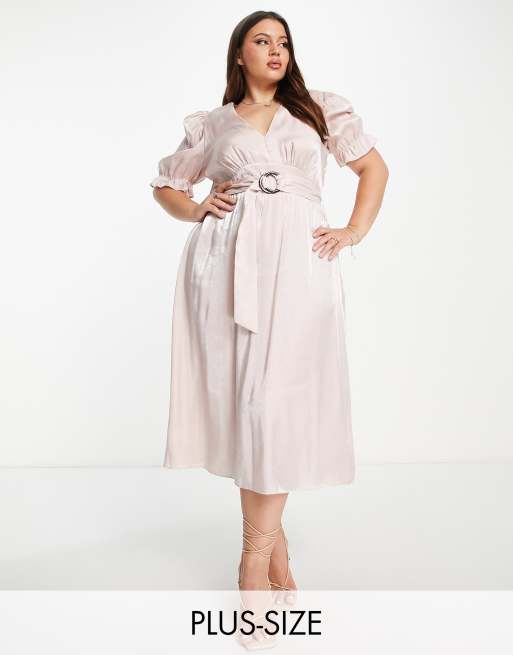 River Island Plus – Midikleid in Rosa mit Gürtel