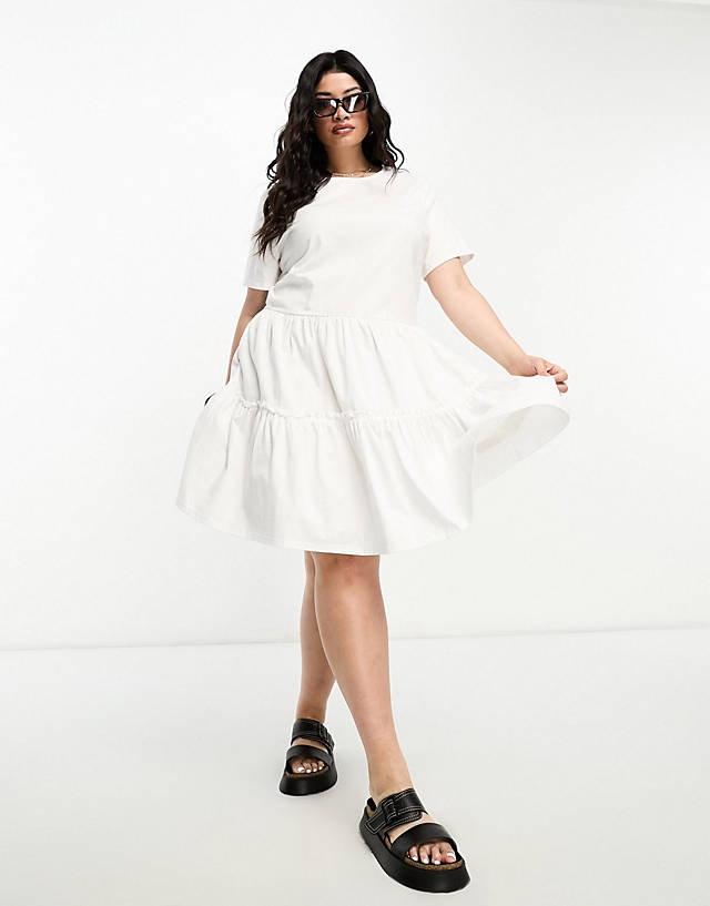 River Island Plus - mini smock dress in white
