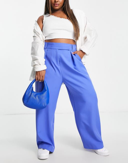 River Island Plus - Pantaloni dad a pieghe a fondo ampio blu acceso in coordinato, 4 di 4