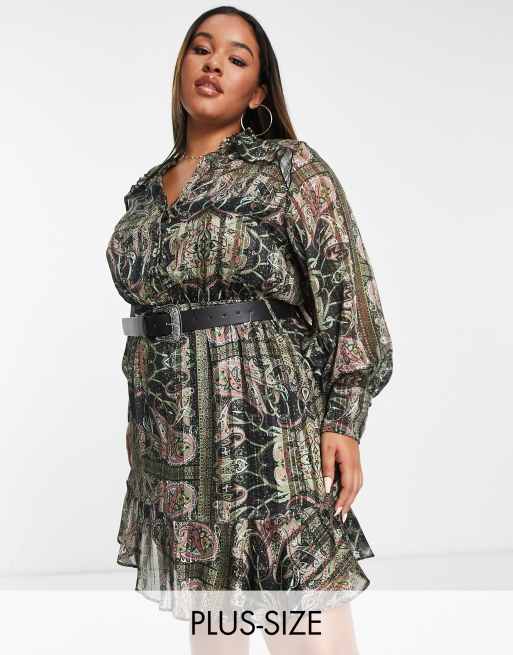 River Island Plus - Robe courte en mousseline avec ceinture - Noir