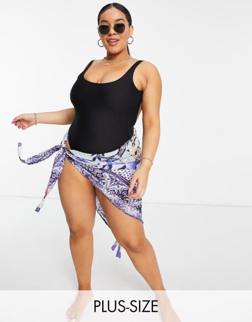 River Island Plus - Strand-sarong met bloemenprint in blauw