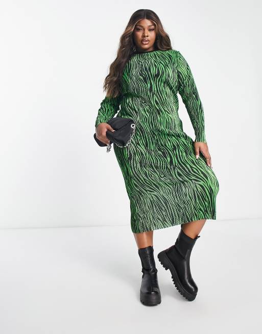 River Island Plus – Svart plisserad midiklänning med zebrarandigt mönster