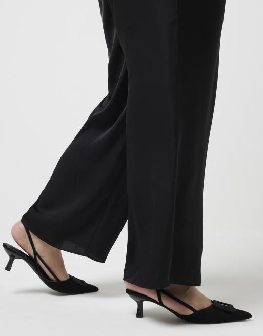 River Island Plus – Svarta byxor i satin med resårmidja, 3 av 3