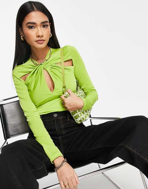 River Island Plus - Top a maniche lunghe con cut-out sul davanti e incrocio, colore lime