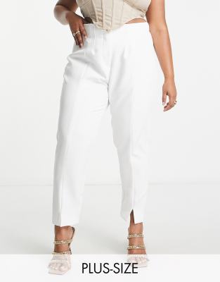 River Island Plus - Zigarettenhose in Weiß mit Schlitz vorne