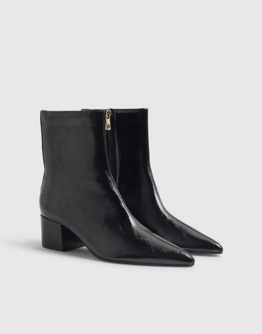 River Island Point toe heeled ankle boots in black , 2 of 3