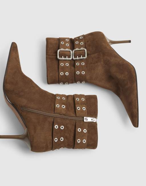 River Island Point toe heeled buckle boots in tan, 3 of 4