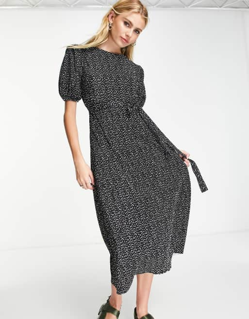 River Island polka dot plisse tie waist midi dress in black | ASOS