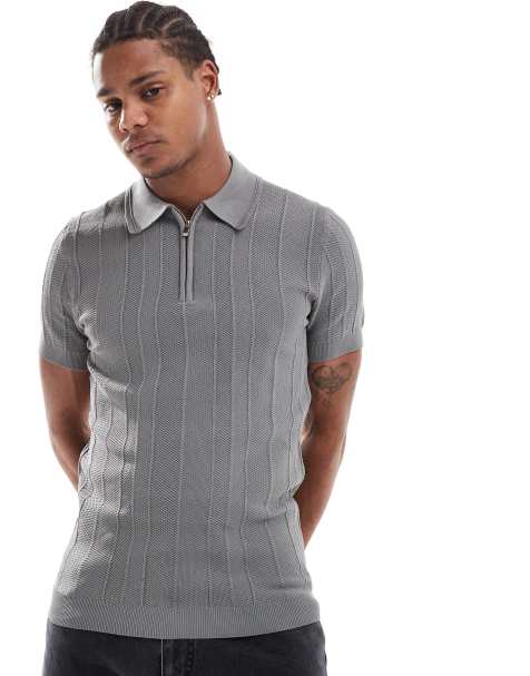 River Island – Polo-Muskelshirt aus Strick in Hellgrau mit Fischgrätmuster - view 1