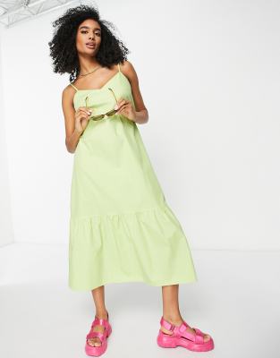 River Island – Popeline-Midikleid mit Stufendesign in Limette