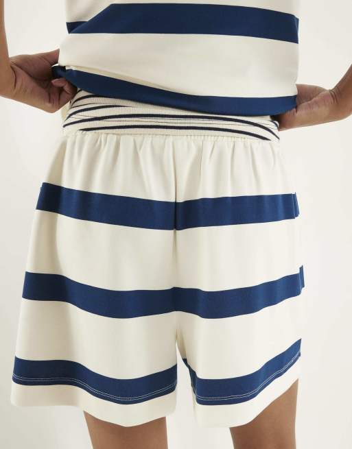 River Island Premium stripe pull on shorts in navy, 4 of 4