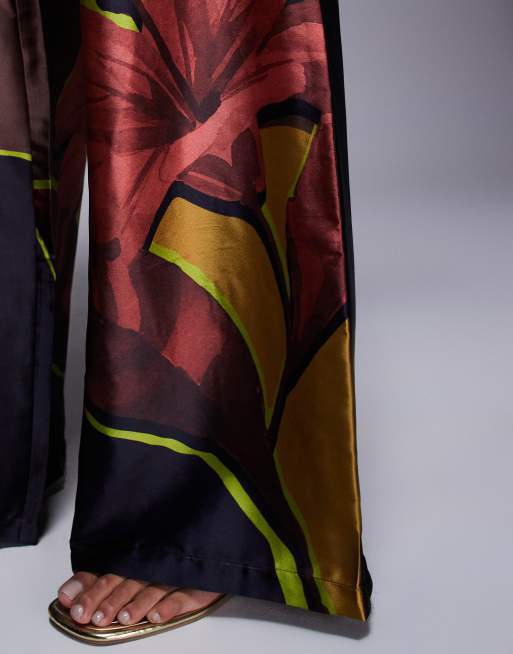 River Island print beach pants in brown , 3 of 5