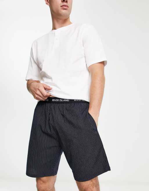 River Island - Pyjamaset met shorts en krijtstreep in marineblauw