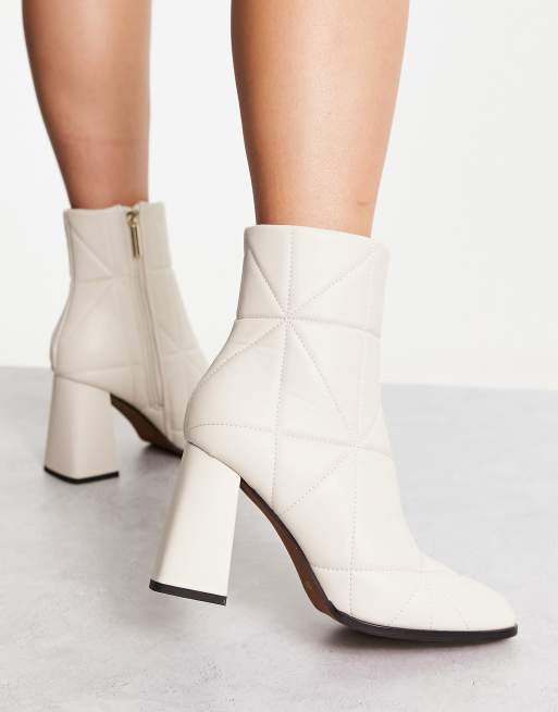 River Island quilted block heel boots in cream, 2 of 4